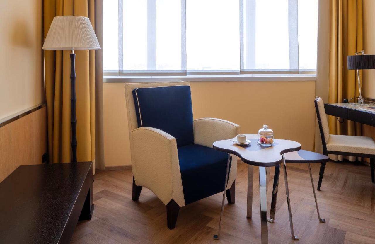 Una Hotels Malpensa Cerro Lago Maggiore Eksteriør bilde